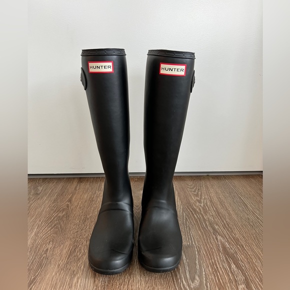 Hunter Women’s Original Tall Rain Boots in size 5 black - Picture 1 of 4